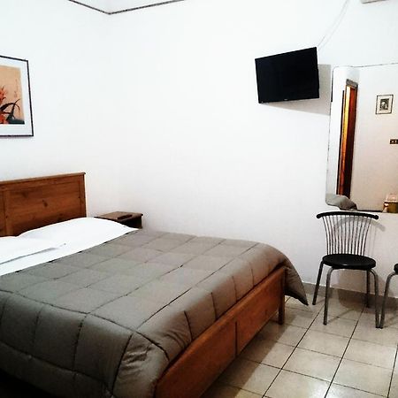 Vatican Rooms Guest House Rome Bagian luar foto