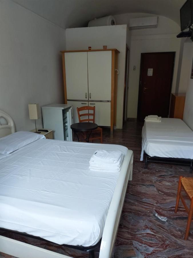 Vatican Rooms Guest House Rome Bagian luar foto
